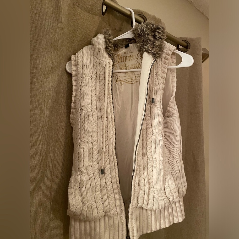 Sweater vest